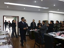 [聚焦两会] 区委书记章勇武亲切看望政协委员