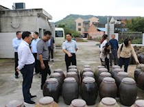 重庆政协报采访团来足采风