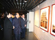 市政协副主席周克勤参观大足石刻博物馆