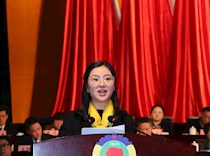 区政协召开二届四次会议第二次大会