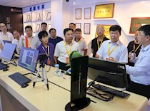 市区政协委员开展“工业强区”视察活动