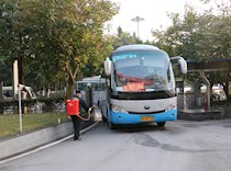 政协委员到会报到 