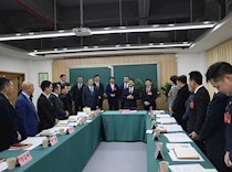 区领导看望参会委员